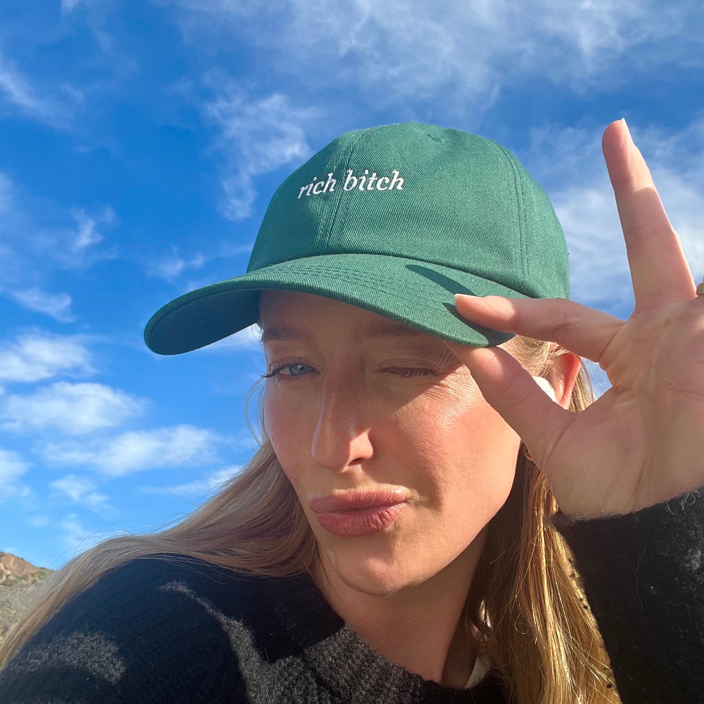 rich_bithc_hat_on_cambria.jpg